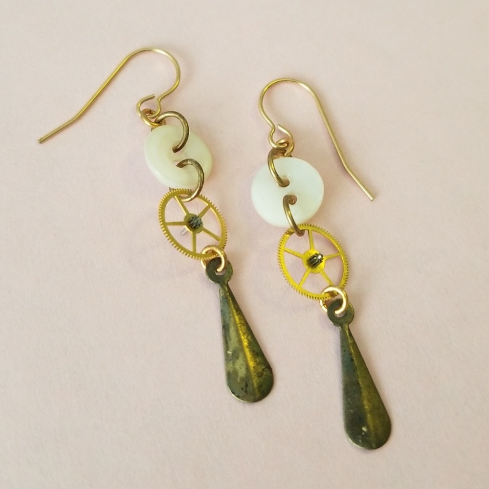 Steampunk neovictorian earrings! Real watch parts